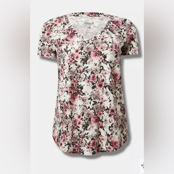 Torrid Tshirt - Heritage Slub V-Neck Floral Pocket Tee, Size 3 (22-24) NWT - Picture 1 of 7